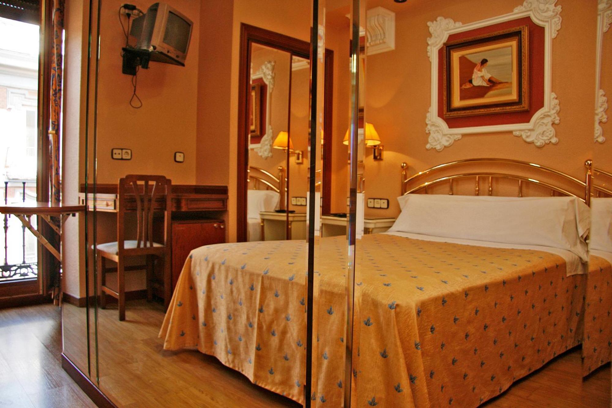 Hostal Victoria III Madrid Exteriér fotografie