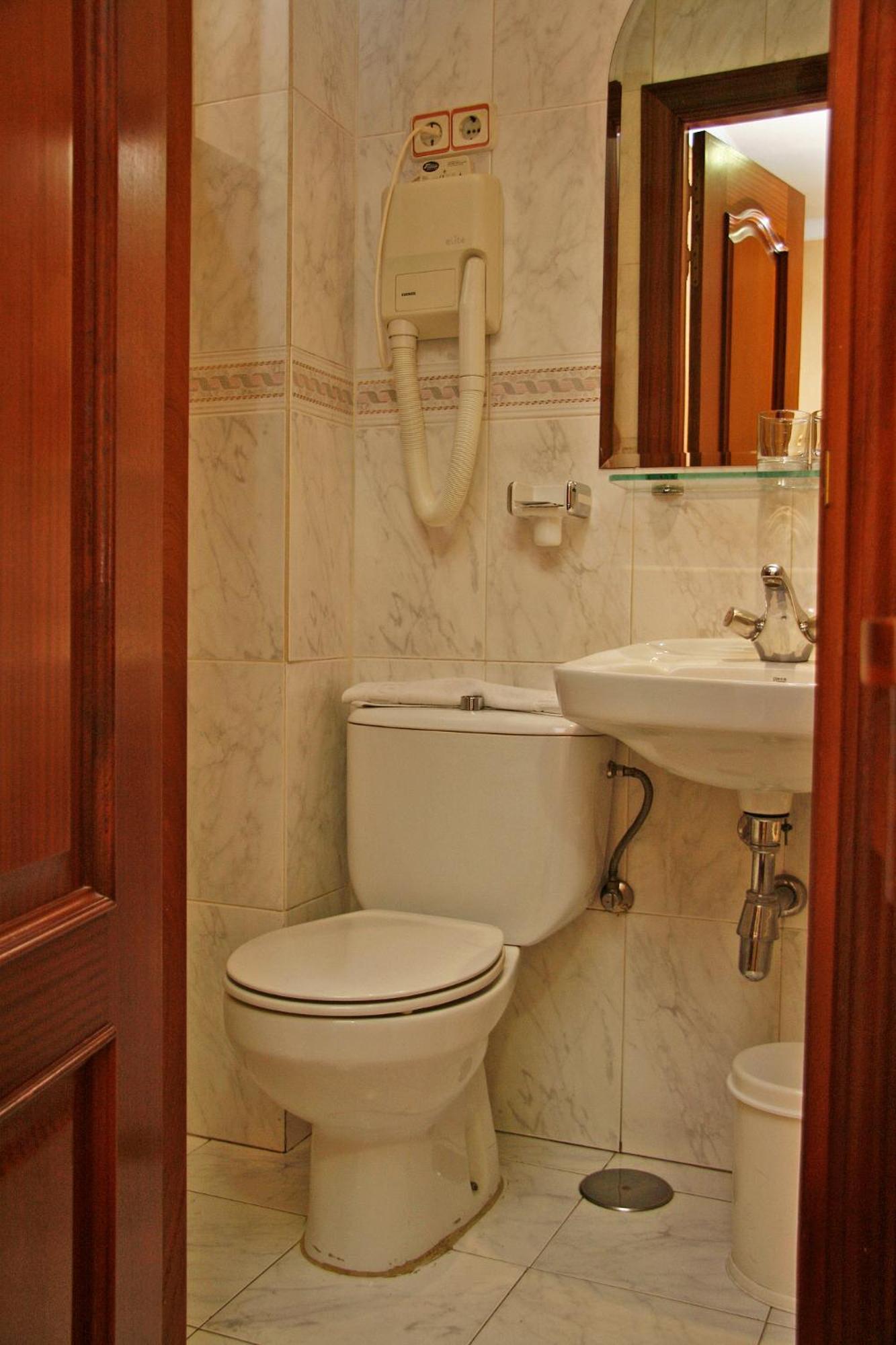 Hostal Victoria III Madrid Exteriér fotografie