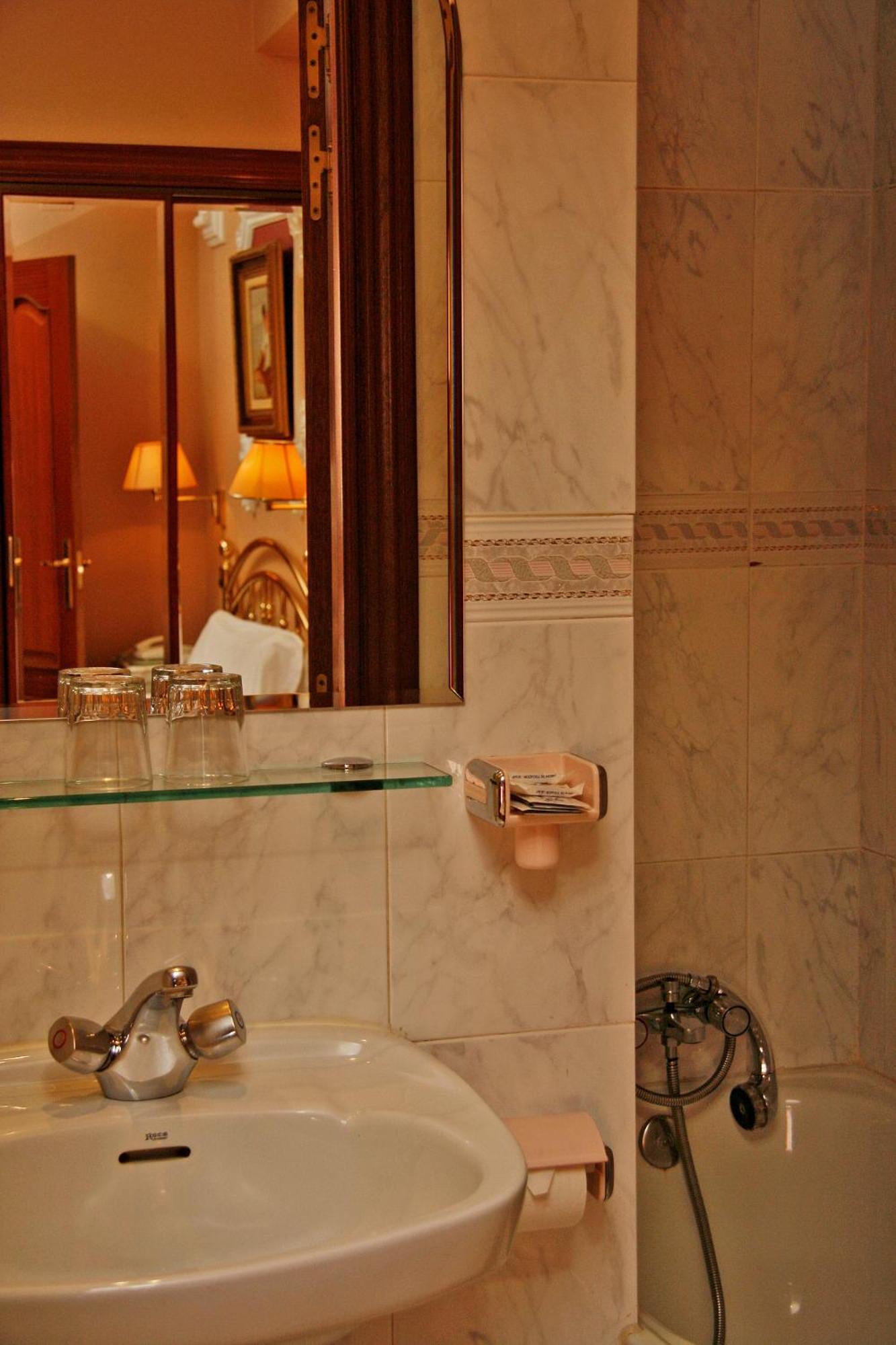Hostal Victoria III Madrid Exteriér fotografie