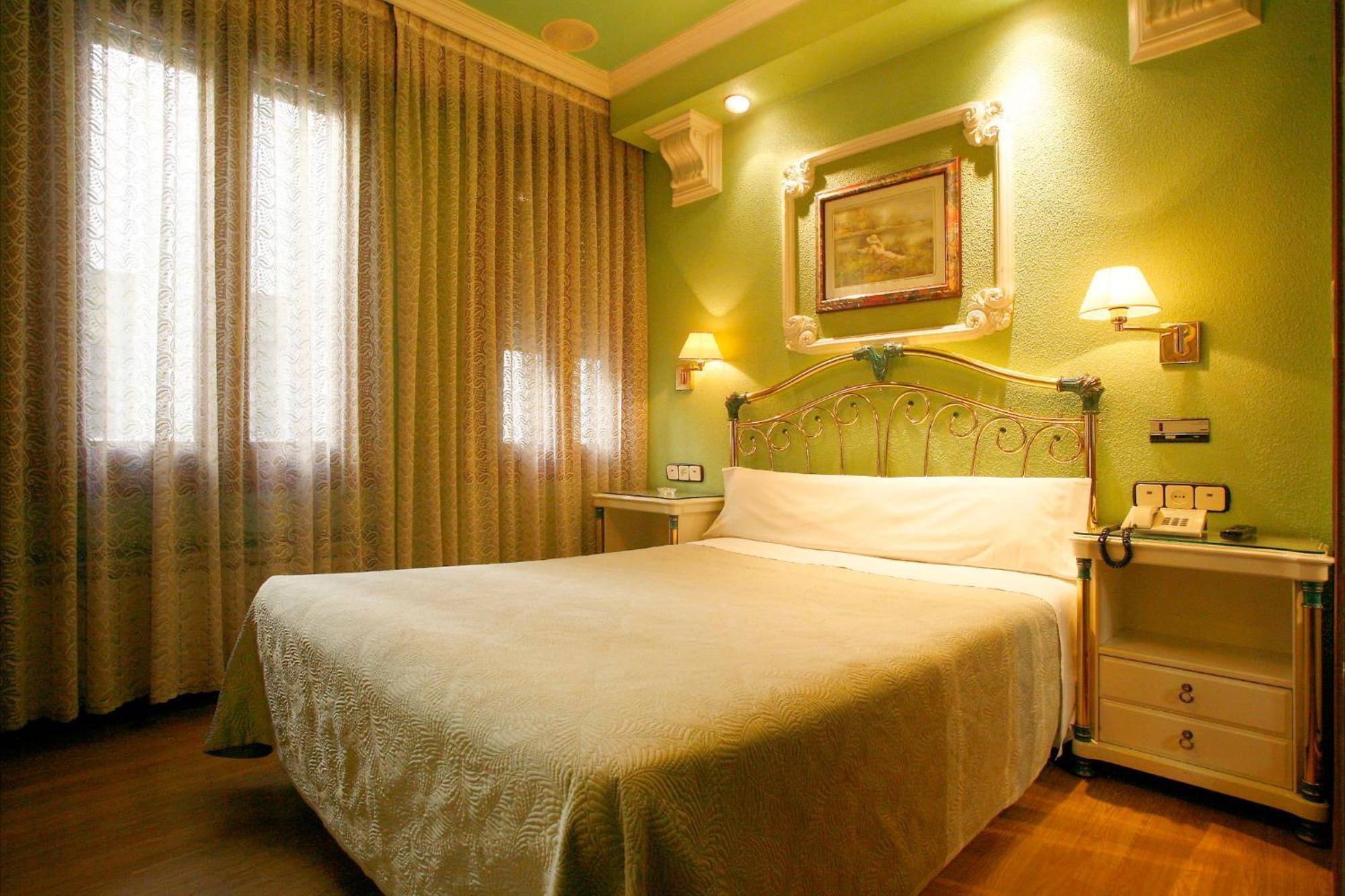 Hostal Victoria III Madrid Exteriér fotografie