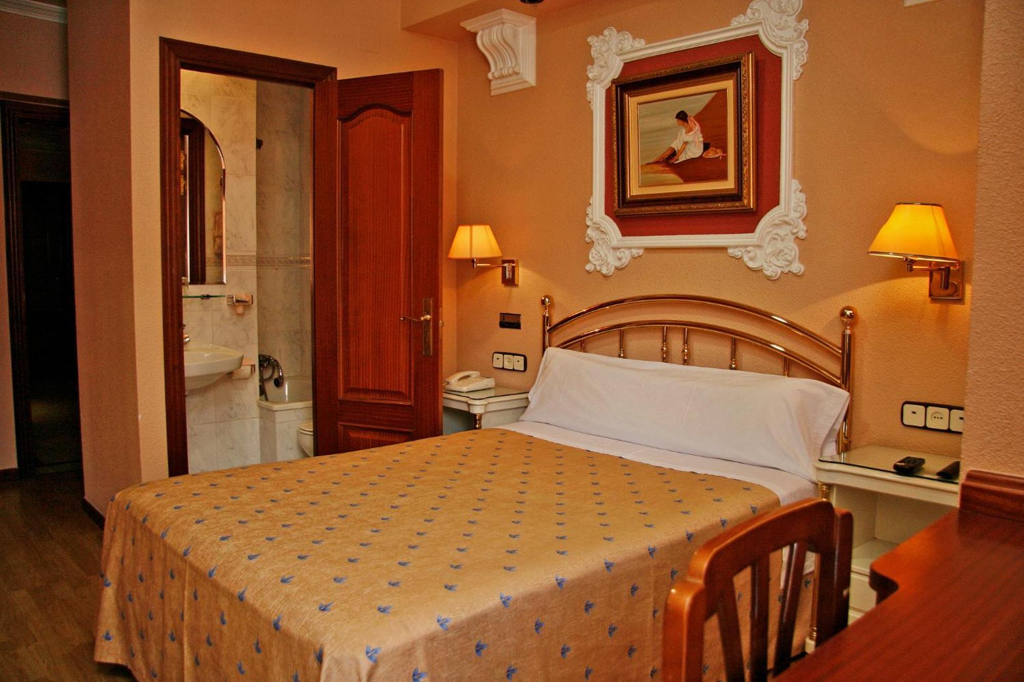 Hostal Victoria III Madrid Exteriér fotografie